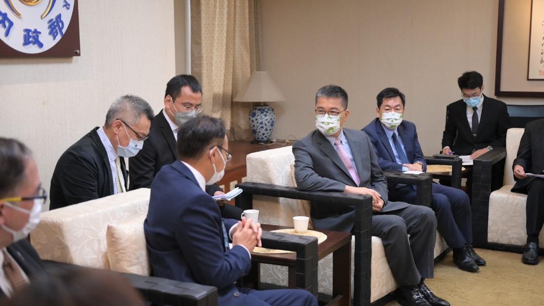 內政部長徐國勇會見駐台泰國代表處長曾德榮。（圖/內政部提供）