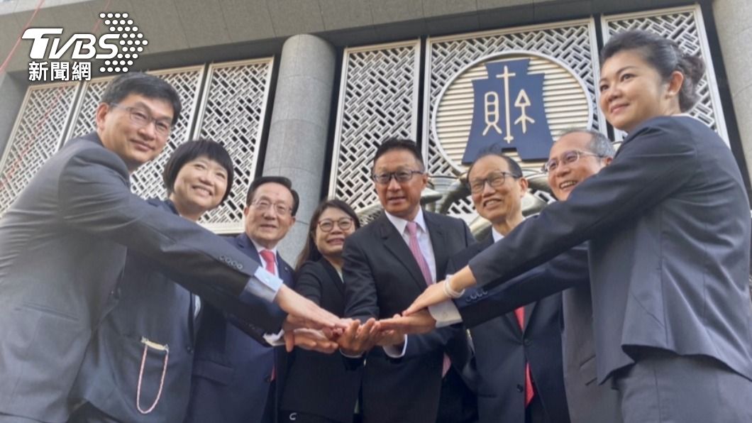 中信銀3連霸公益彩券發行機構 每年回饋金27億元