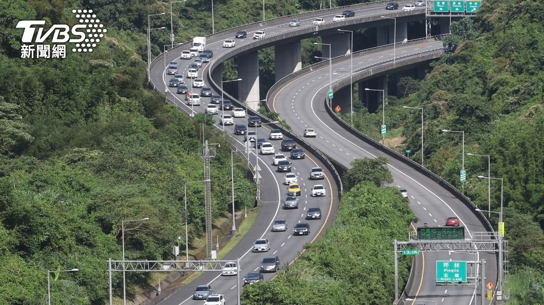 路人若對高速公路的使用有共識，爭議就會減少。（圖／中央社資料照）