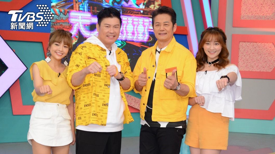 主持人徐凱希（左起）、曾國城、徐乃麟和張文綺進棚錄影。（圖／許方正攝）