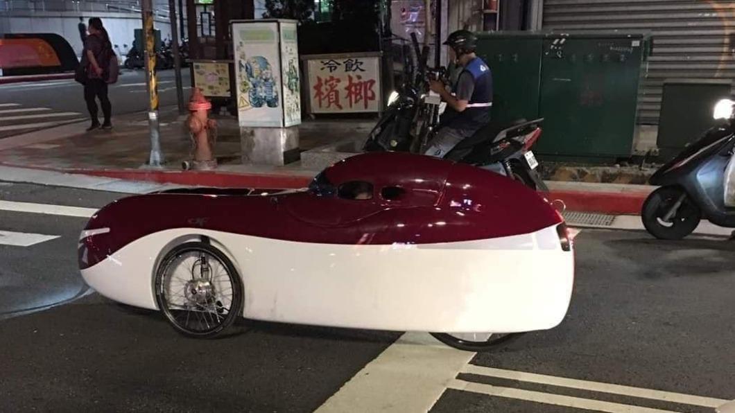 大腸包小腸?他見奇葩改裝車驚呆 網笑噴:閃電麥坤新塗裝