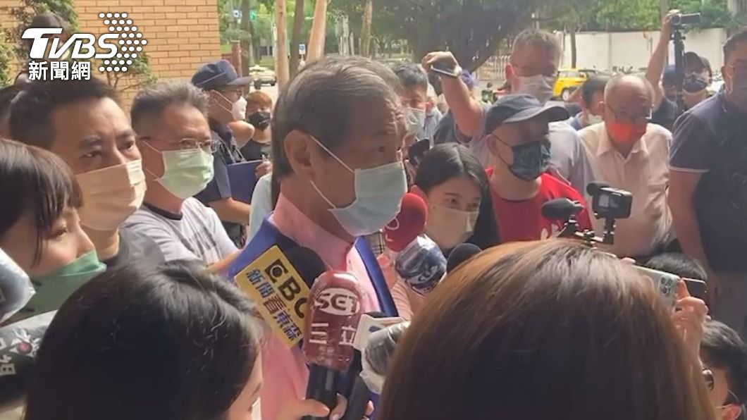 張安樂強調救人的是統促黨。(圖/TVBS)