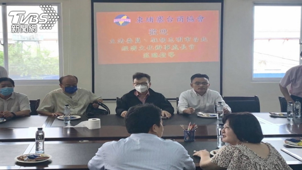國民黨立委赴柬埔寨了解情況。（圖／TVBS）