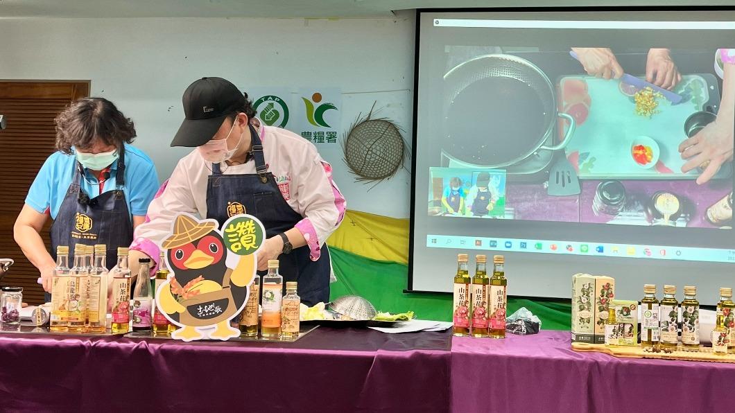 撇步無保留!跟著主廚做料理 茶油料理輕鬆上菜