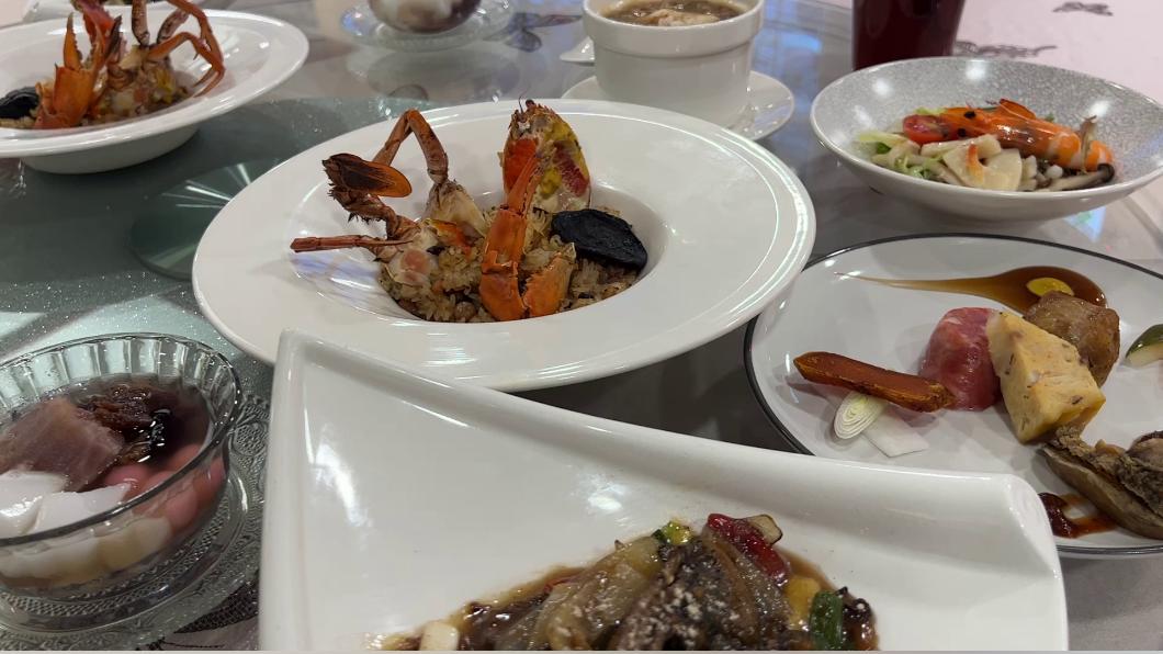 阿霞飯店晚餐享用高鐵假期專屬雙明星菜套餐。（圖／葉韋辰攝）