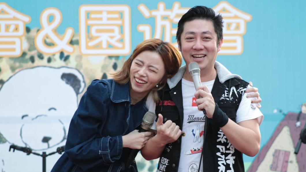 艾成、王瞳一路扶持。(圖/翻攝自艾成臉書)
