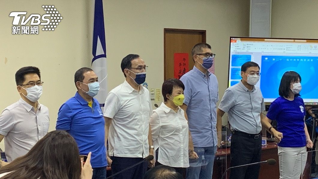 提名侯友宜、盧秀燕連任 朱立倫牽起手高喊:國民黨勝利