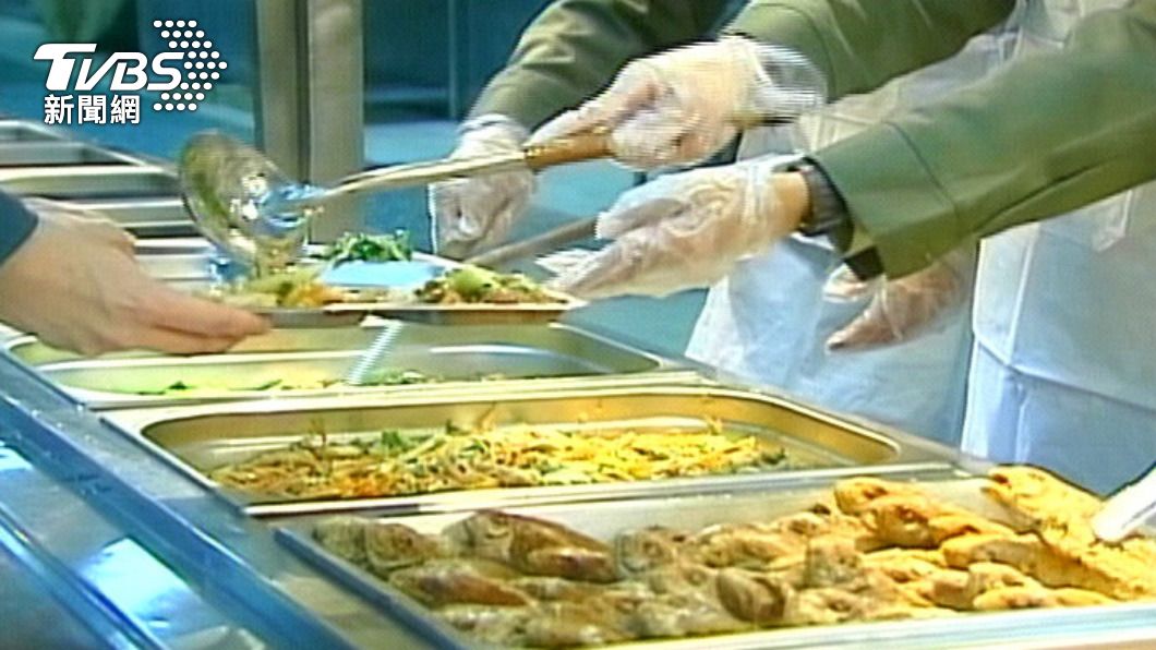 空軍驚傳集體食物中毒！屏東基地90官兵齊送醫
