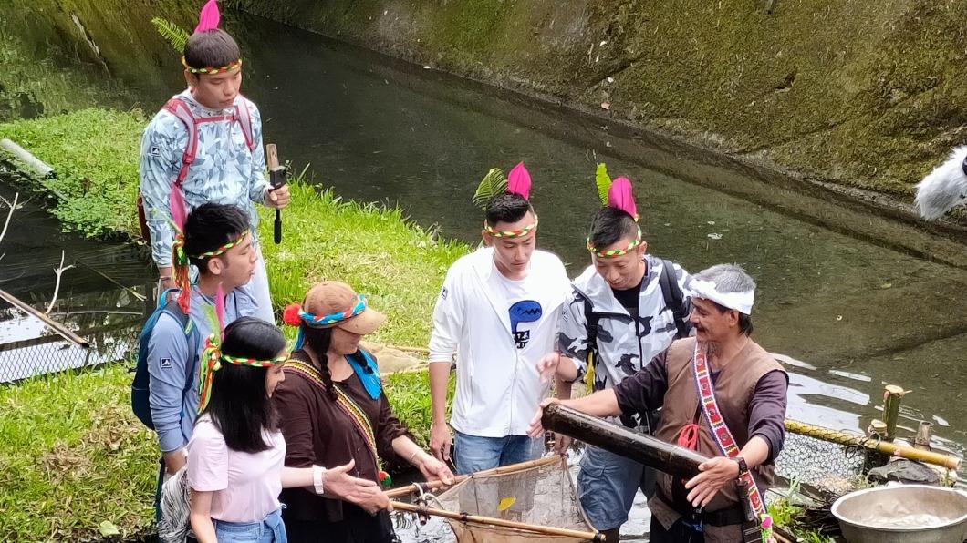 馬太鞍探尋濕地生態。（圖／水保局提供）