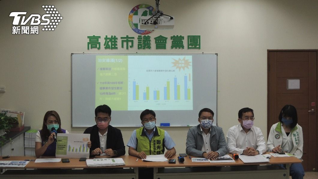民進黨團也召開記者會回擊。(圖/TVBS)