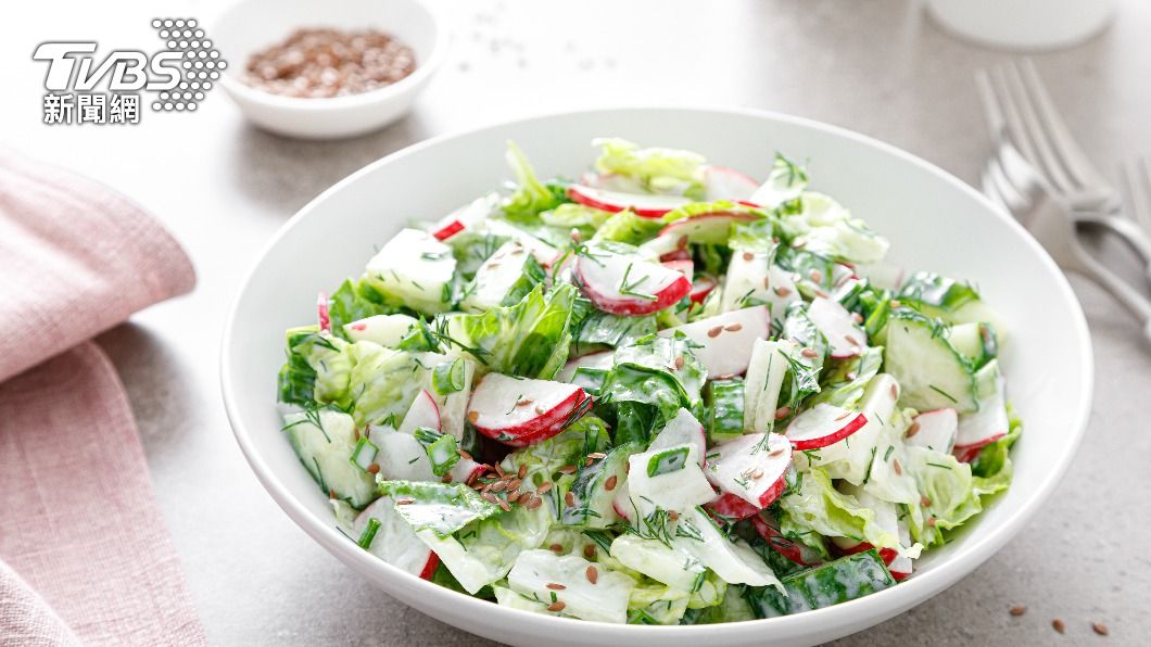 攝食蔬菜可以解膩，和預防脹氣、消化不良。（示意圖／shutterstock達志影像）