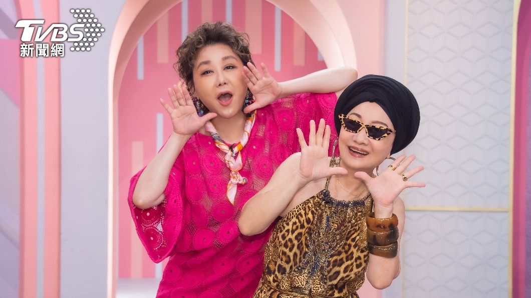 比莉出道54年《女大》炫豹紋 耳根硬不工作「看周湯豪面子回歸」