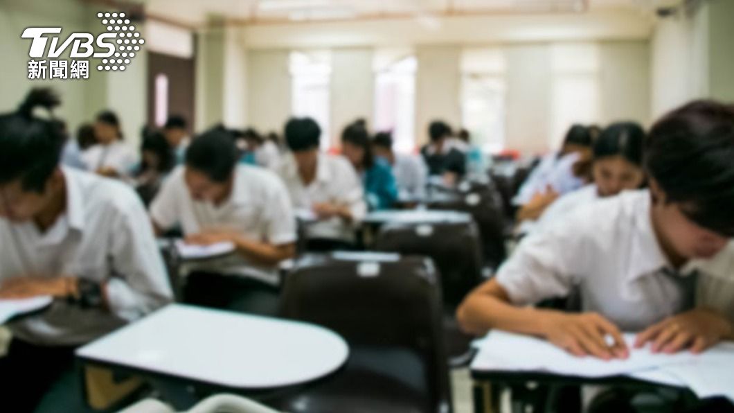 高中生帶手榴彈模型到學校交流。（示意圖／shutterstock 達志影像）