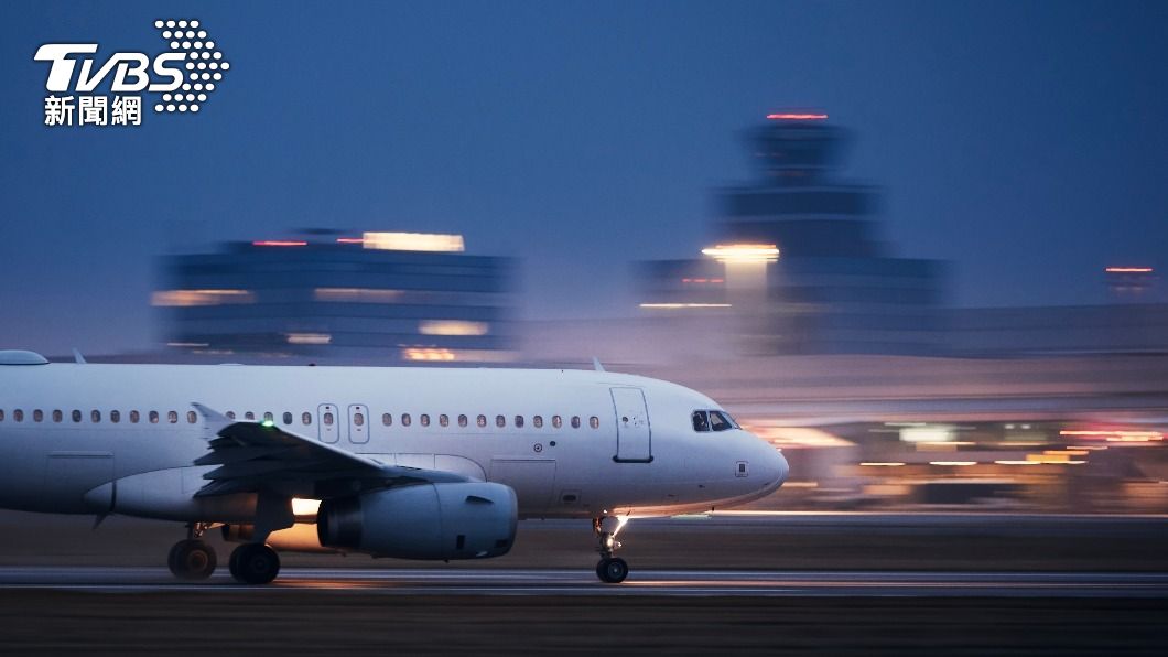 英國抖音知名網紅菲利浦錄下搭飛機過程。（示意圖／shutterstock達志影像）
