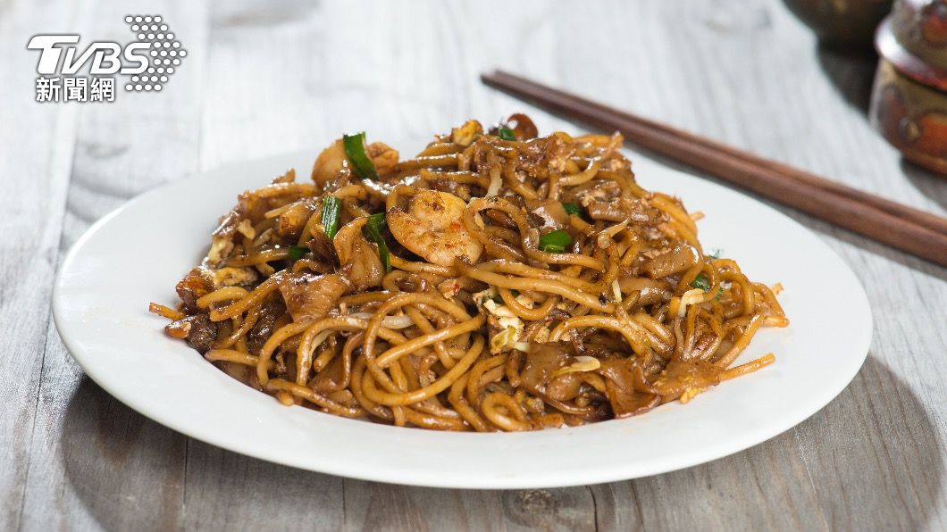 日本人吃炒麵配白飯哪招?「這定食」更衝擊:碳水MAX