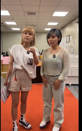 兩人在直播中PK罵人功力看誰最有氣魄。(圖/翻攝自丟丟妹臉書)