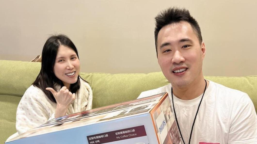 余苑綺和弟弟余祥銓感情超好。(圖/翻攝自余苑綺臉書)
