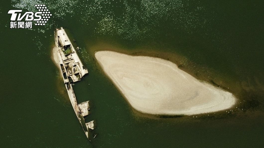 多瑙河發現有20多艘戰艦，有些上頭仍載有炸彈。（圖／達志影像路透社）