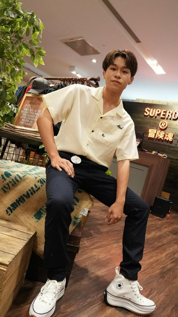 洪禹翔今年將邁入20歲。(圖/力行娛樂提供)