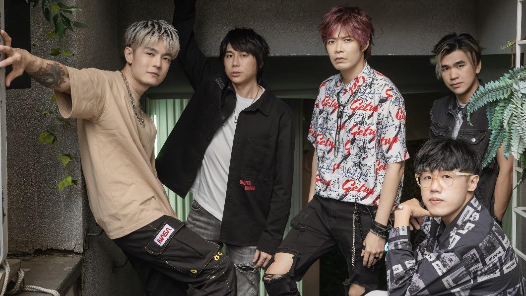 八三夭今晚在台北小巨蛋開唱。(圖/LiTV、 KKLIVE提供)