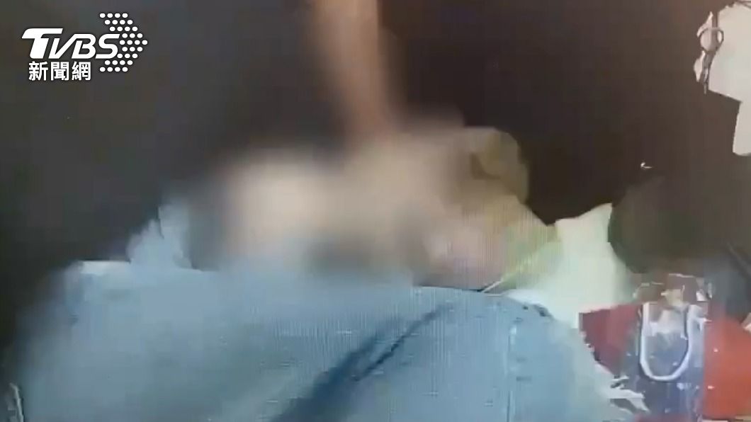 隨機暴打路人搶錢還拐走一女　吸毒闖大禍睡夢中遭逮