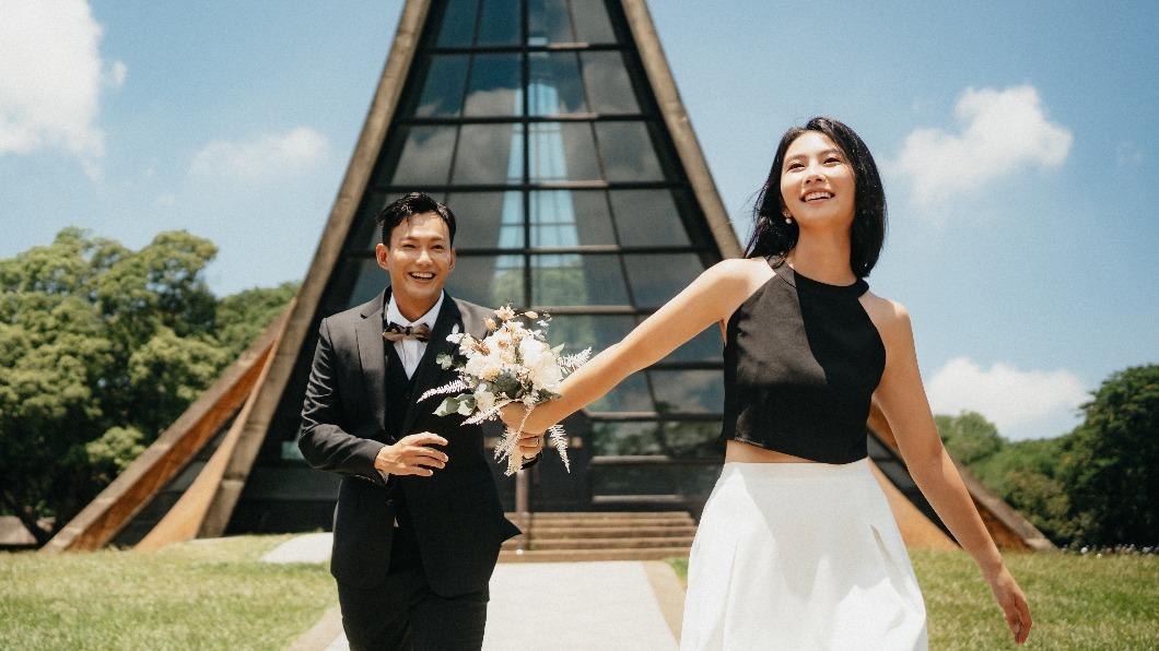威廉相當疼愛老婆卓君澤。(圖/歡迎光臨公司提供)