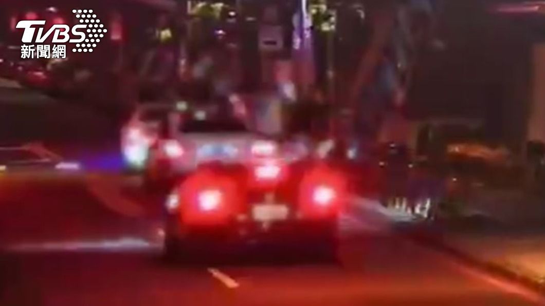 多輛車集結。(圖/TVBS)