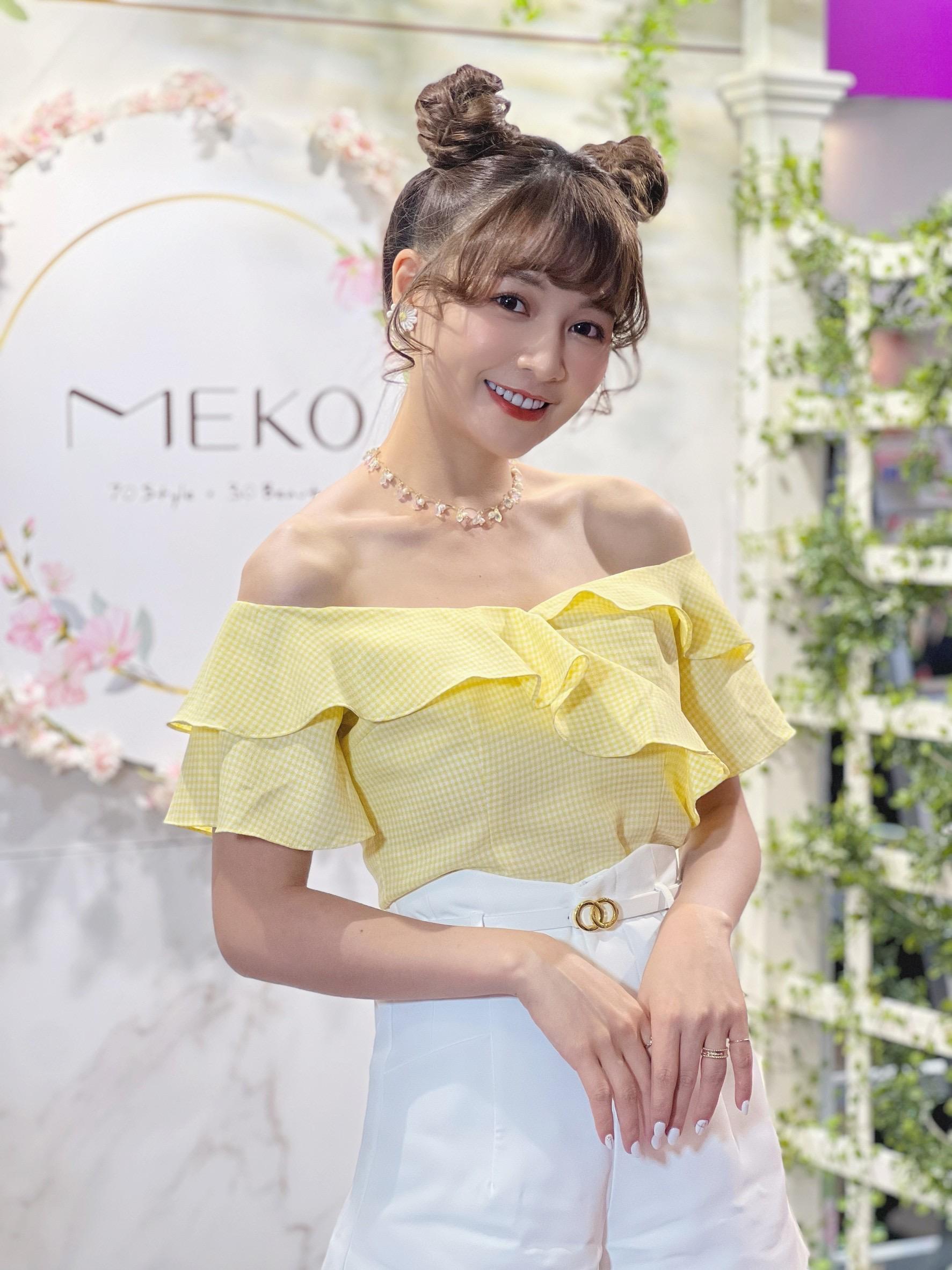 被問到怎麼保養維持「蘋果肌」,謝京穎表示自己每天睡前確實清潔。(圖/民視提供)