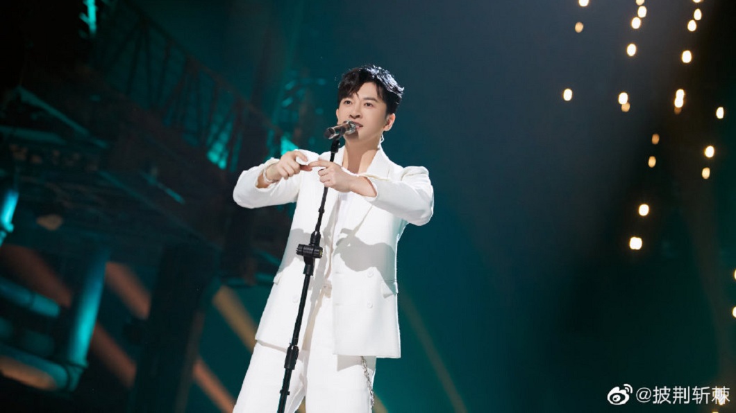蘇有朋雖然只拿下第4但個人表演橋段卻是觀看數最高不少人認為他有望掀起蘇有朋女孩熱潮。（圖／翻攝自微博）