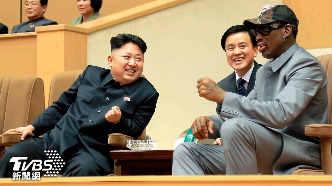 羅德曼退休後以「籃球大使」自居,曾多次造訪北韓,和金正恩有好交情。(圖/達志影像美聯社)