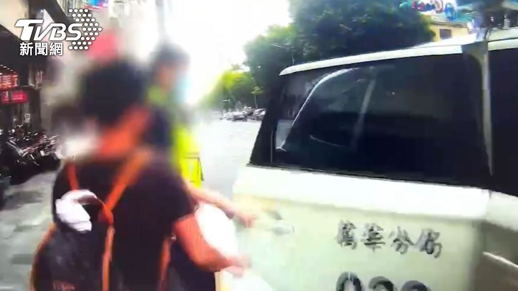 女子遭逮不滿,認為是旅館業者出賣她。(圖/TVBS)