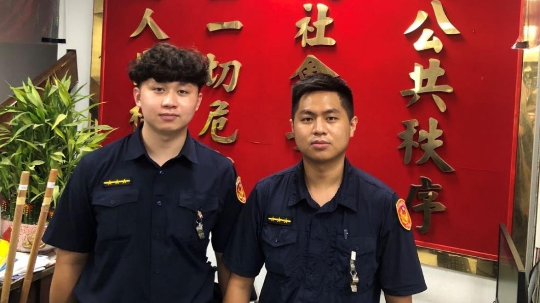 內湖派出所警員楊文彥（左）及陳正瑋（右）。（圖／TVBS）