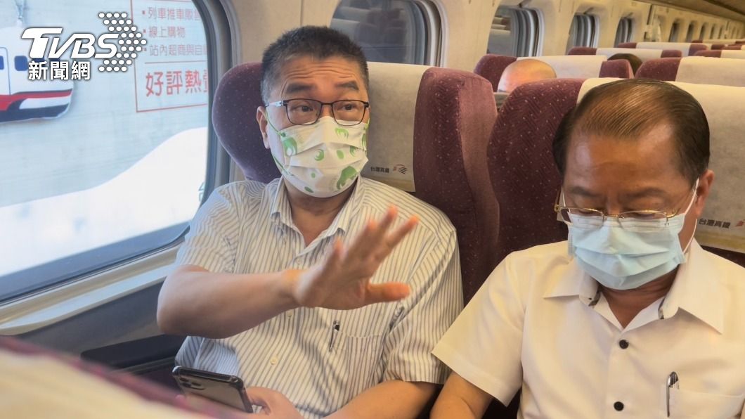 內政部長徐國勇日前偕同警政署長黃明昭搭高鐵趕赴台南了解殺警案。(圖/TVBS)