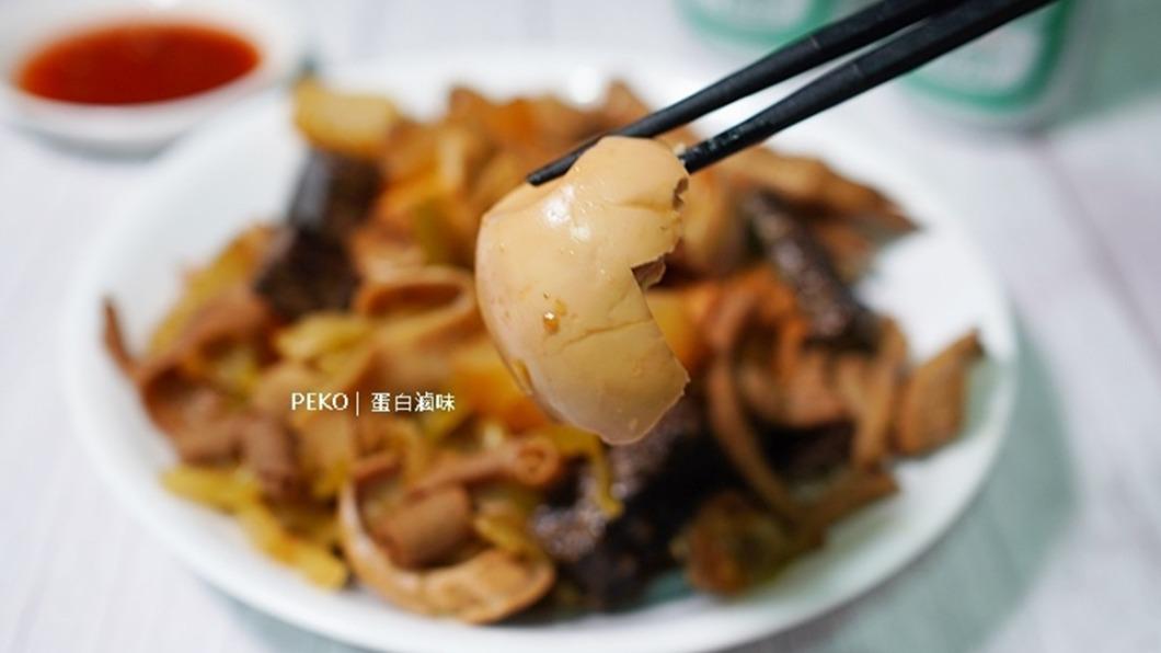 網友必點的滷蛋白吸附了淡淡的滷汁,吃起來超唰嘴。(圖/翻攝自PEKO の Simple Life)