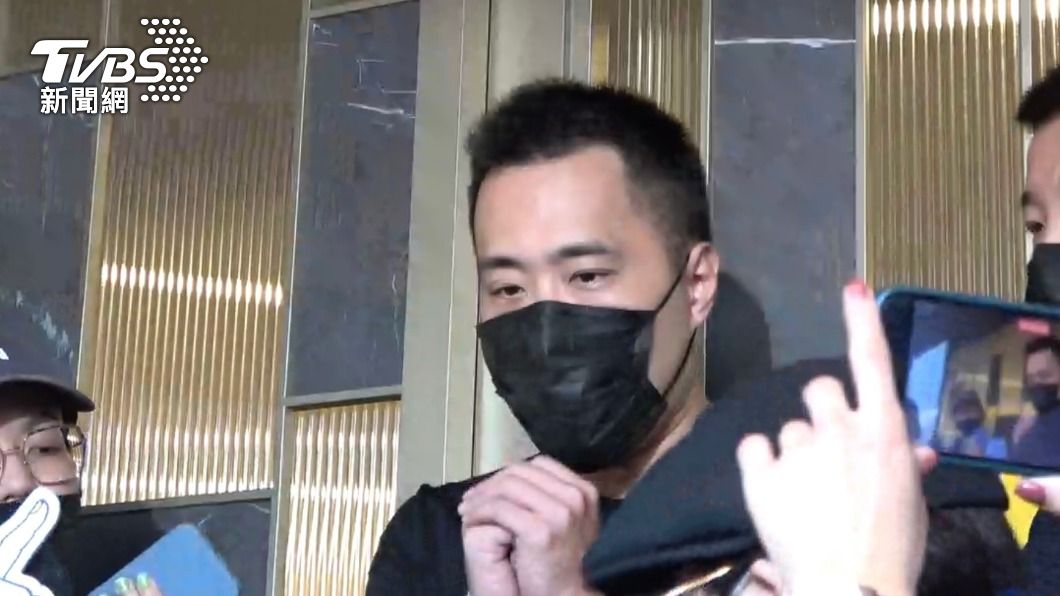 余祥銓受訪。(圖/許方正攝)