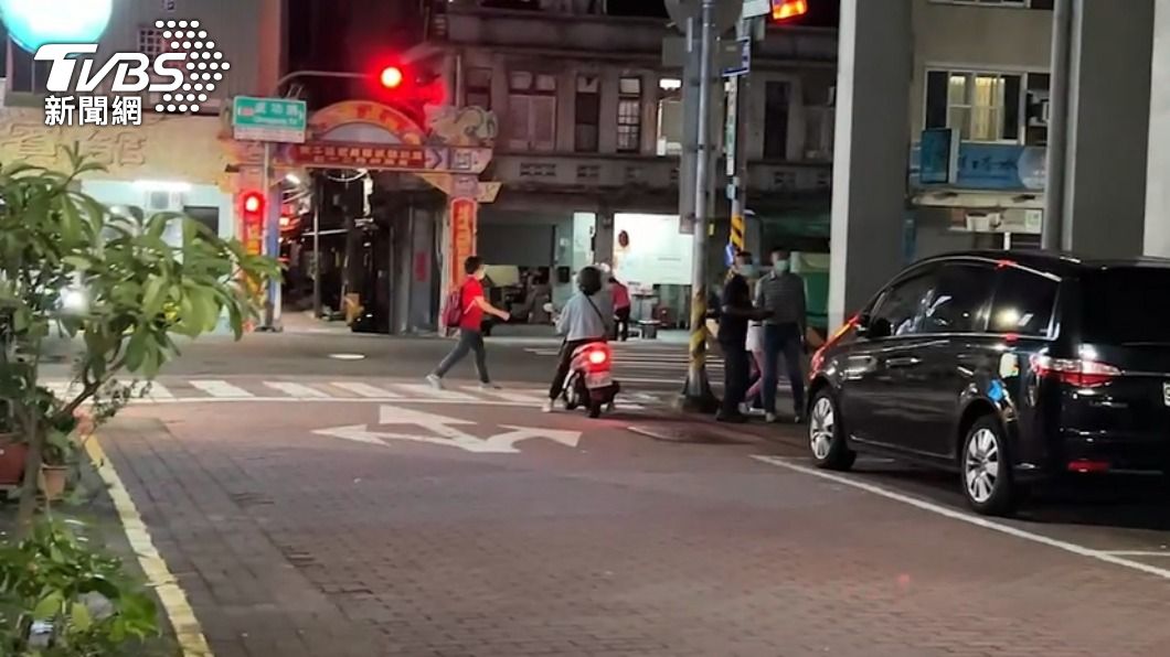 台南殺警嫌疑現蹤!民眾舉報在赤崁樓一帶下小黃 警方追緝