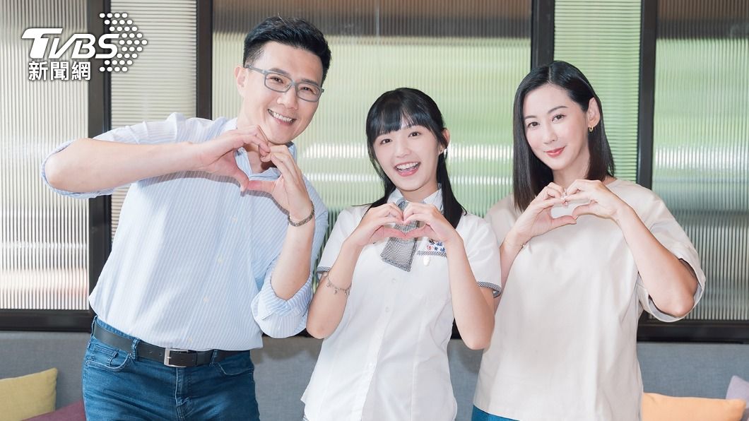 蔣偉文父女同框!曝超嚴「門禁時間」:擔心別人兒子做壞事