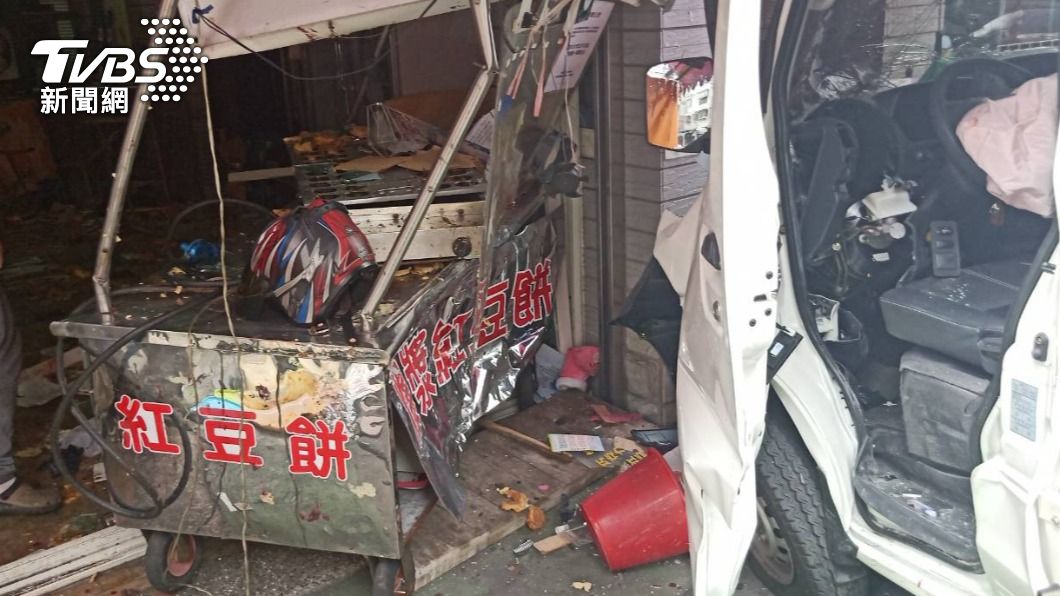 老翁開貨車擦撞機車釀一死 辯「驚嚇過度」撞爆紅豆餅攤