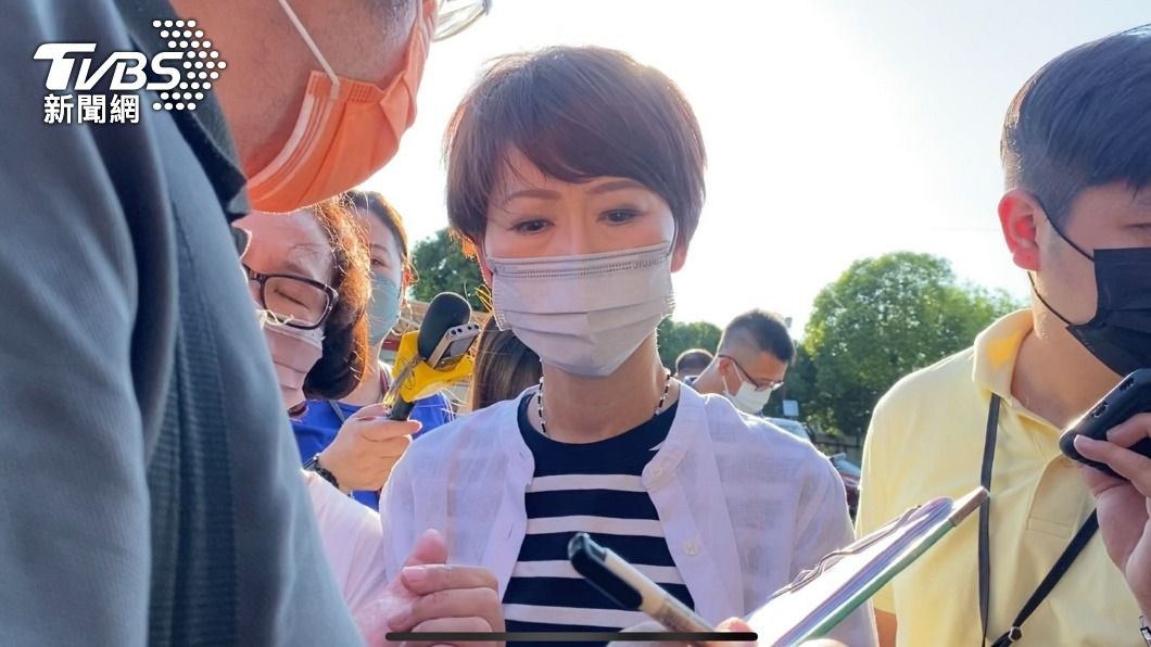 民進黨立法委員陳亭妃轉述凃明誠家屬的陳情。（圖／TVBS）
