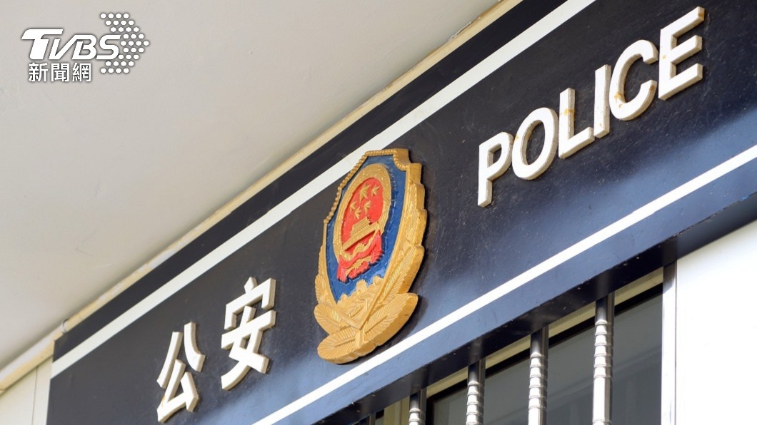 事後驚覺是詐騙男子報警處理警方順利將人逮捕。(示意圖/shutterstock 達志影像)