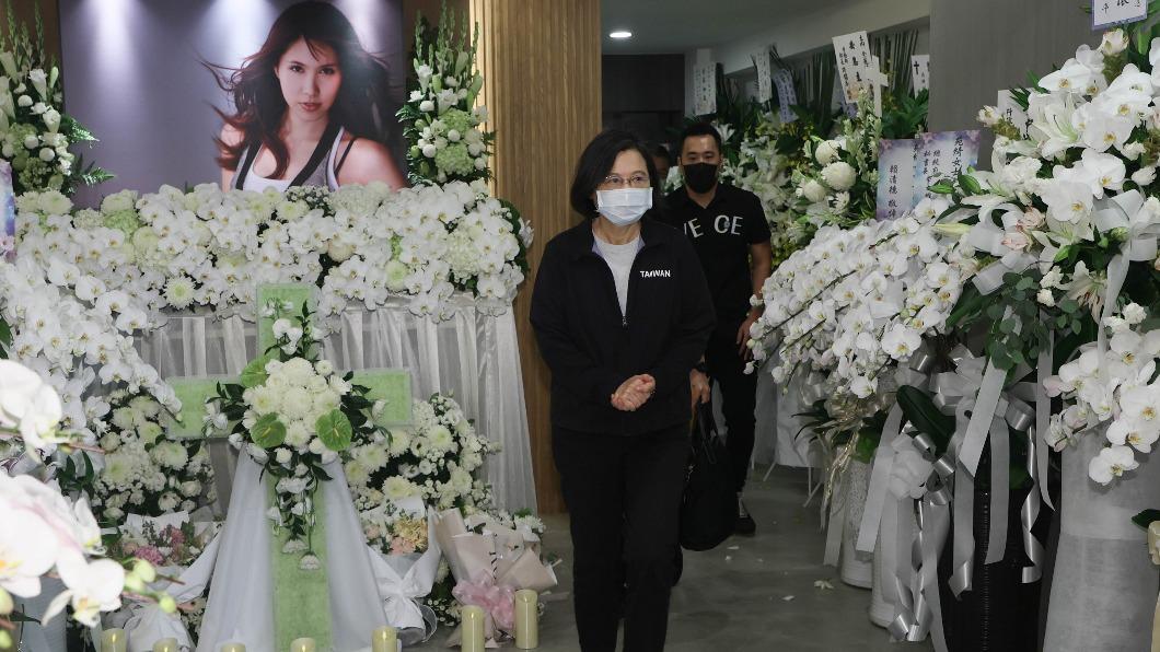 蔡英文是「余苑綺證婚人」安慰余天要放下 李亞萍半夜掛急診