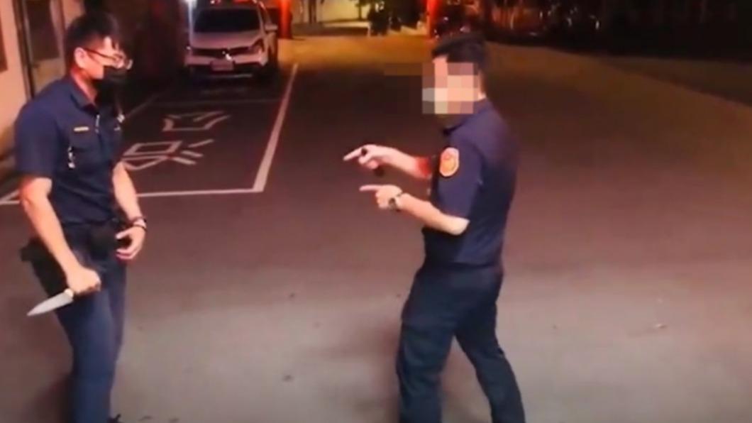 前警察說明拍片用意。(圖/翻攝自臉書)