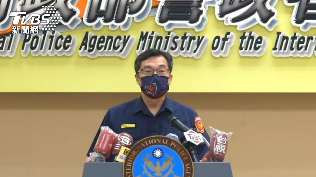 警政署副署長林順家說明以後員警開槍免寫報告改為工作紀錄。(圖/TVBS)