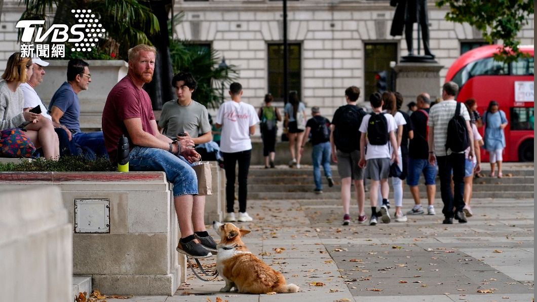 英國上個月出現破紀錄超過40度的高溫。(圖/達志影像美聯社)
