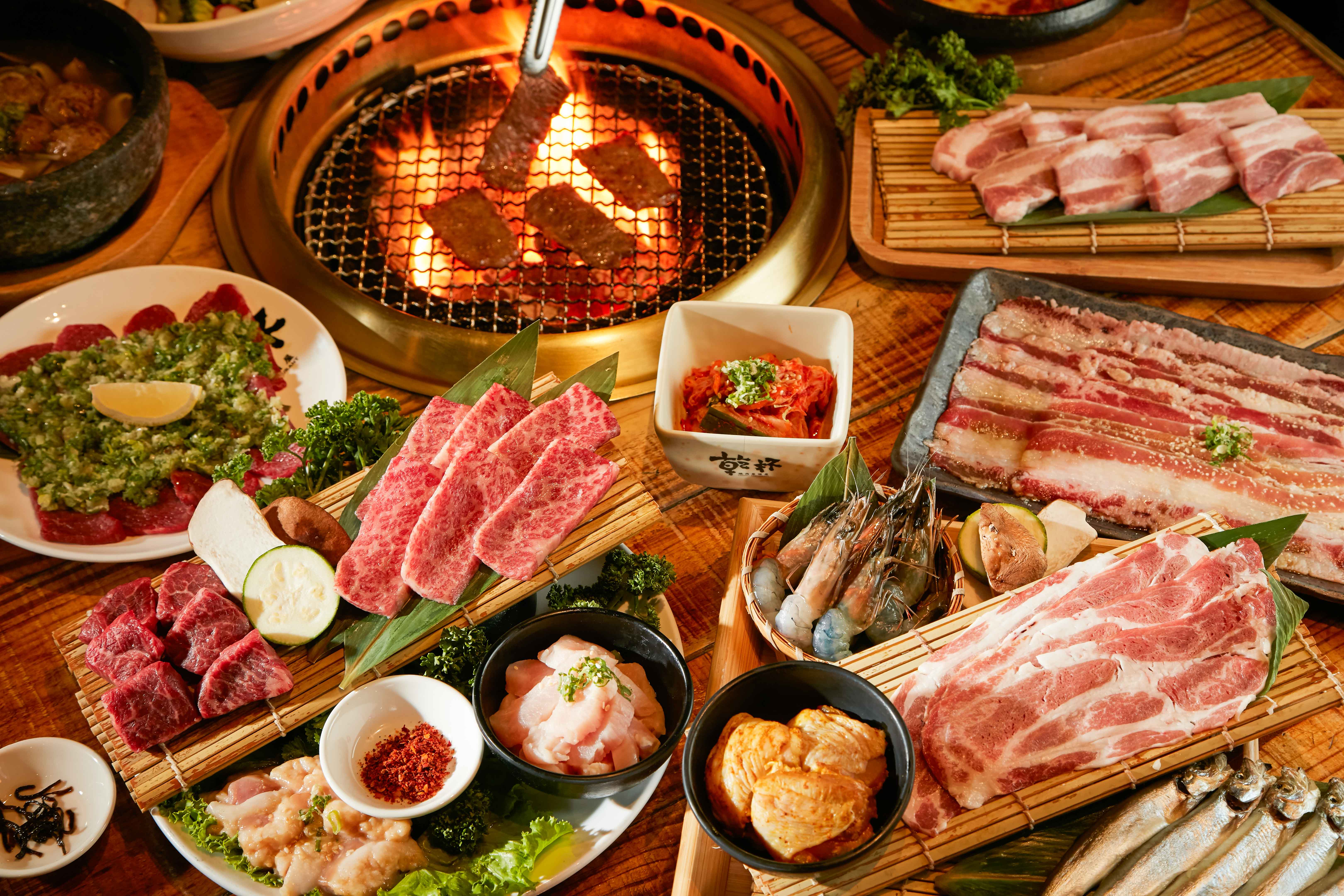 「乾杯燒肉居酒屋」於9月1日至11日推出「月下狂歡套餐」。(圖/乾杯提供)