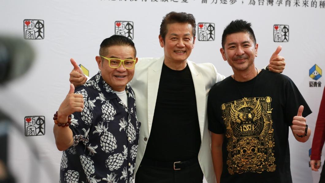 許效舜（左起）徐乃麟、荒山亮出席活動。（圖／黑到家公義關懷計畫提供）