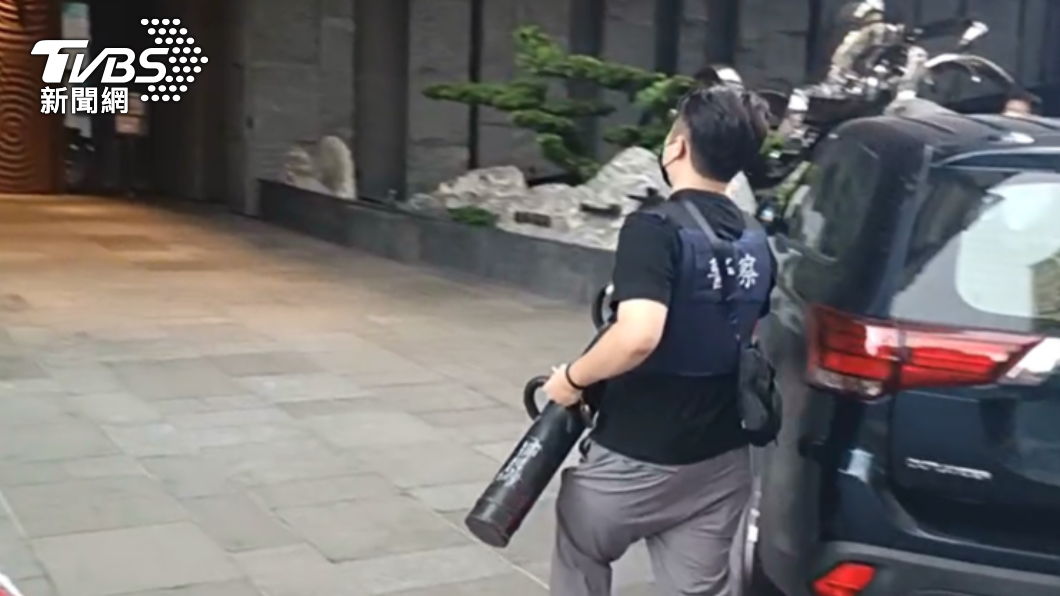 警方前往了解狀況。（圖／TVBS）