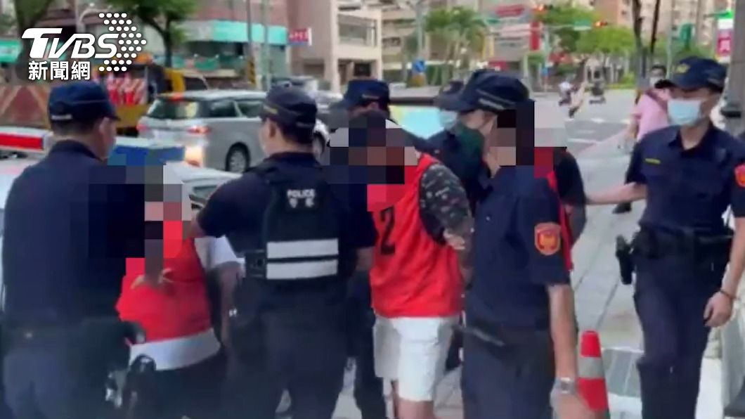 警方總計逮捕5名涉案犯嫌，訊後全依法送辦。（圖／TVBS）
