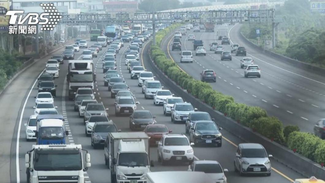 不少人建議可以改搭高鐵或客運來避免塞車。(圖/ TVBS)