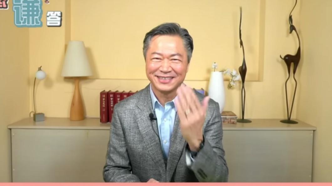 賴岳謙日前開心在直播中秀出婚戒。(圖/翻攝自賴岳謙YouTube頻道)